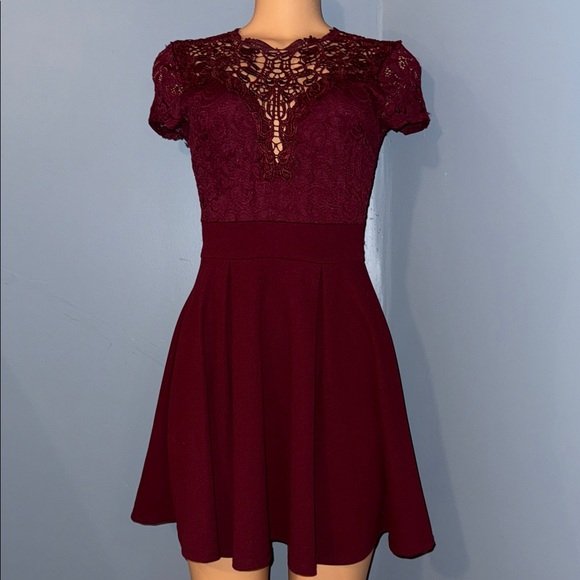 Windsor Dresses & Skirts - Windsor Burgundy Lace Mini Dress